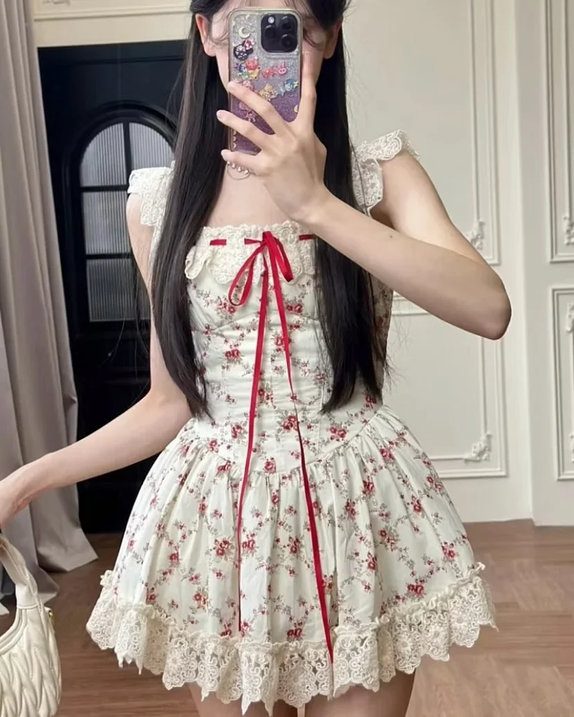 Photo 3 of Váy ngắn hoa nhí ren trắng babydoll