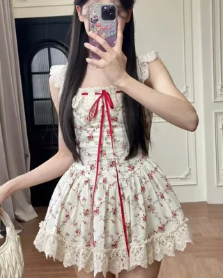 Photo 3 of Váy ngắn hoa nhí ren trắng babydoll