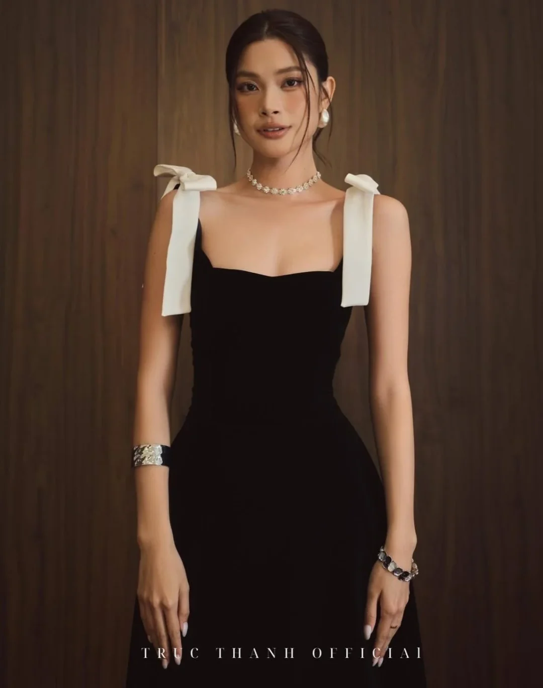 Photo 6 of Đầm maxi nhung đen Trúc Thanh size M