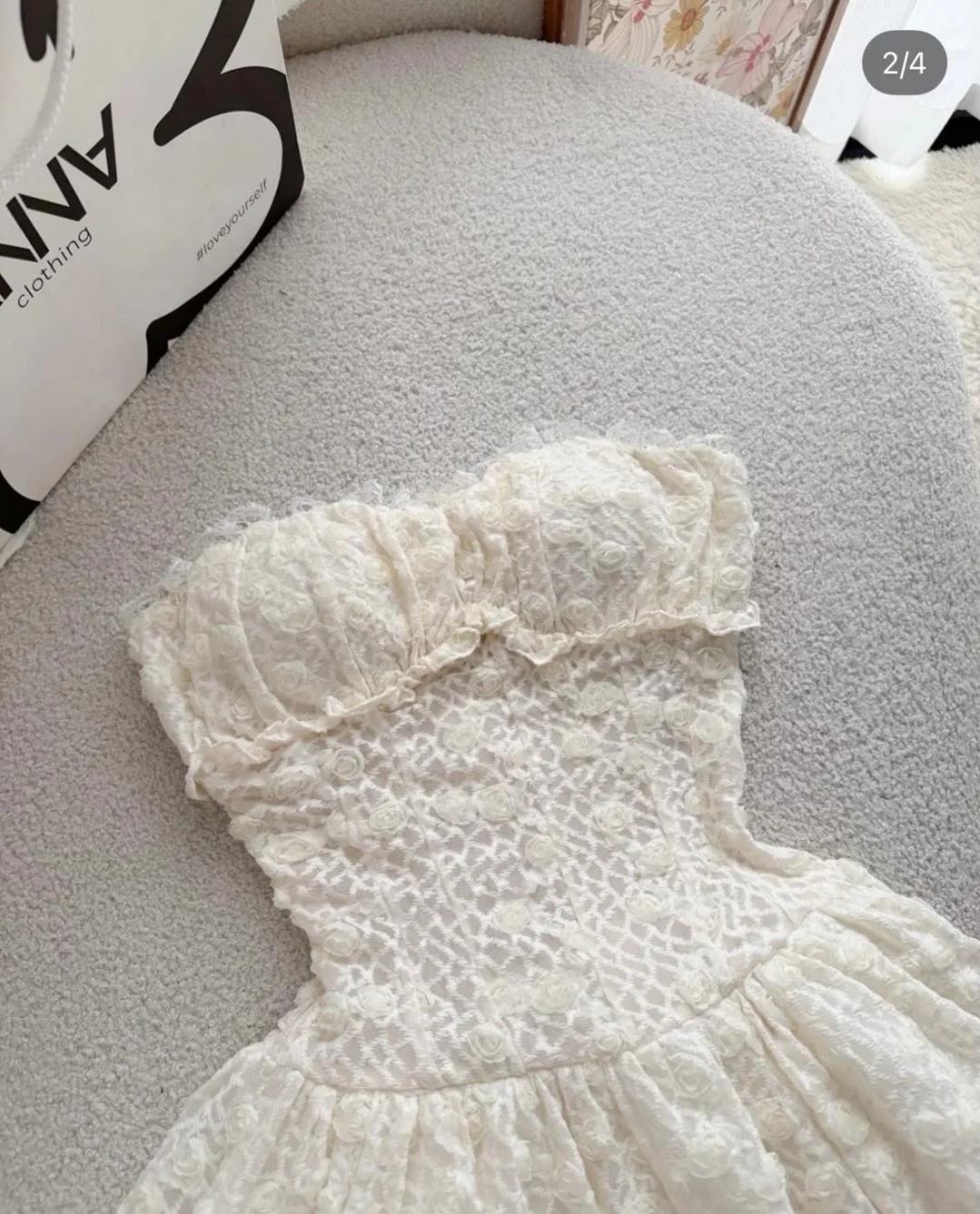 Photo 2 of Váy ren trắng kem strapless nữ
