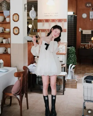 Ảnh 2 của Đầm mini voan kem tay phồng babydoll