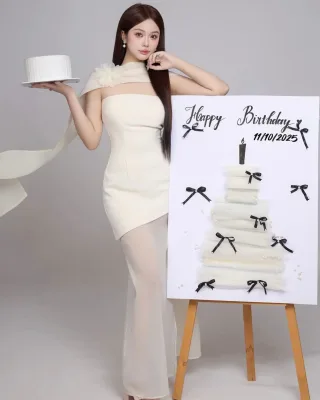 Photo 1 of Đầm midi cúp ngực kem H.I.U size S