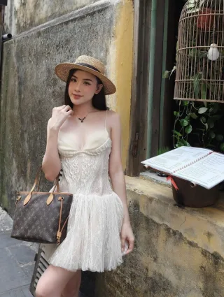 Photo 3 of Váy corset ren trắng Ononmade nữ