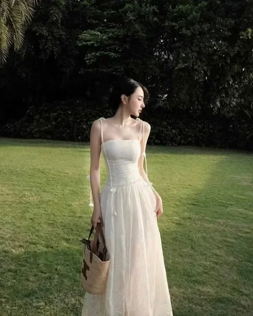 Ảnh 2 của Váy maxi ren trắng nữ tính vintage