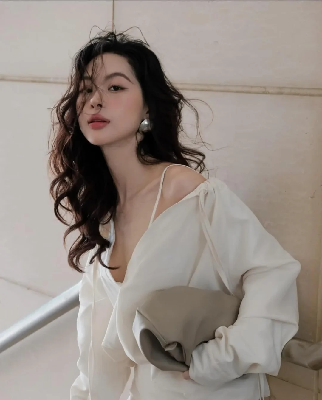 Ảnh 6 của Set áo blouse chân váy trắng Monico
