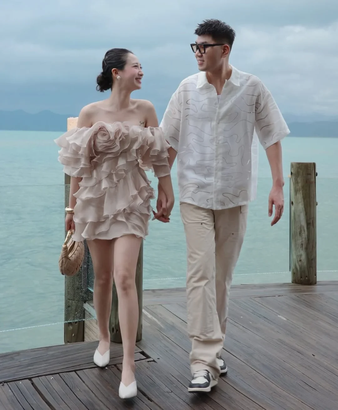 Ảnh 1 của Váy mini bèo nhún vai trễ Must Have