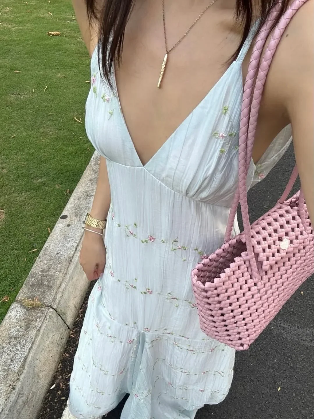 Photo 4 of Váy maxi voan thêu hoa xanh nhạt Takeit