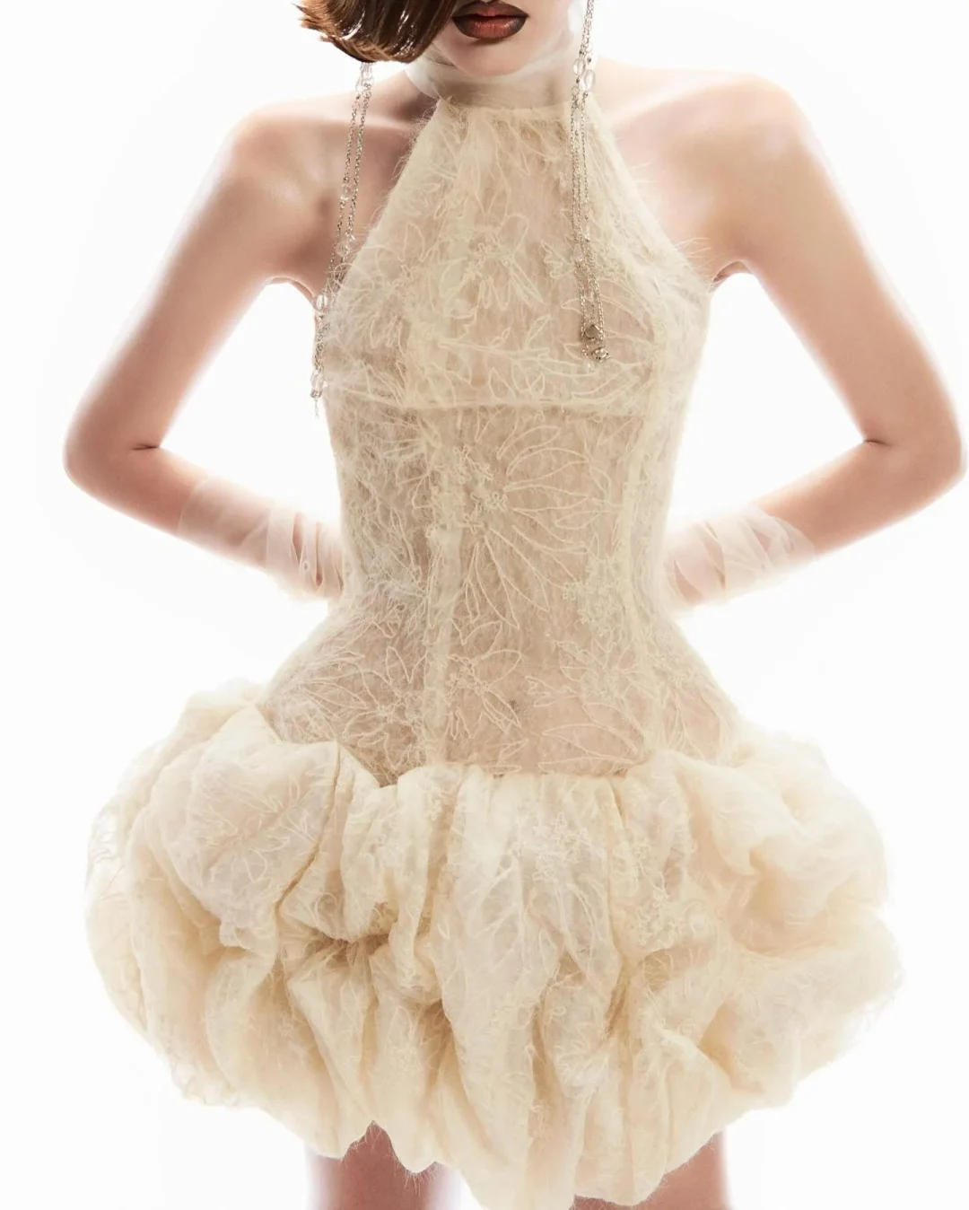 Ảnh 3 của Váy ngắn lông vũ kem Ononmade size S