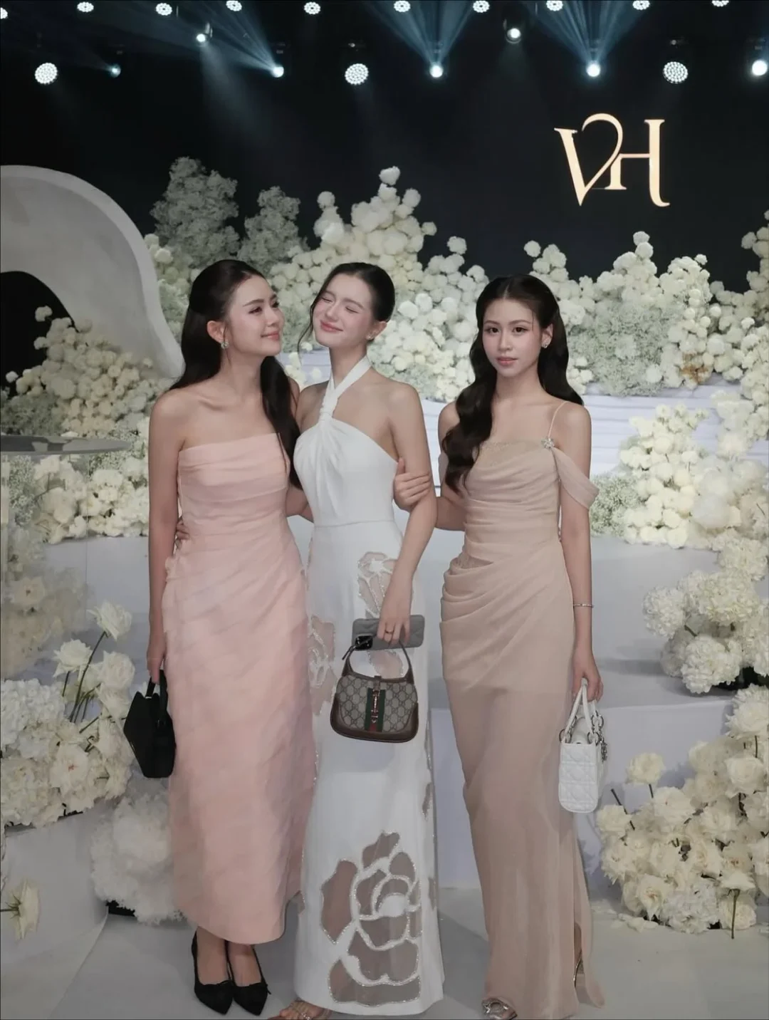 Ảnh 3 của Đầm be trễ vai ren KHIẾT size S