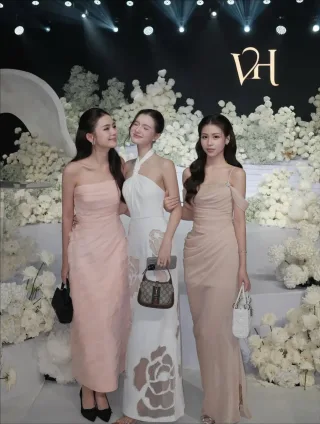 Ảnh 3 của Đầm be trễ vai ren KHIẾT size S