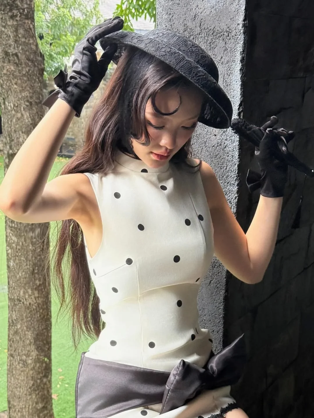 Ảnh 5 của Đầm chấm bi trắng nơ đen Doublebizz