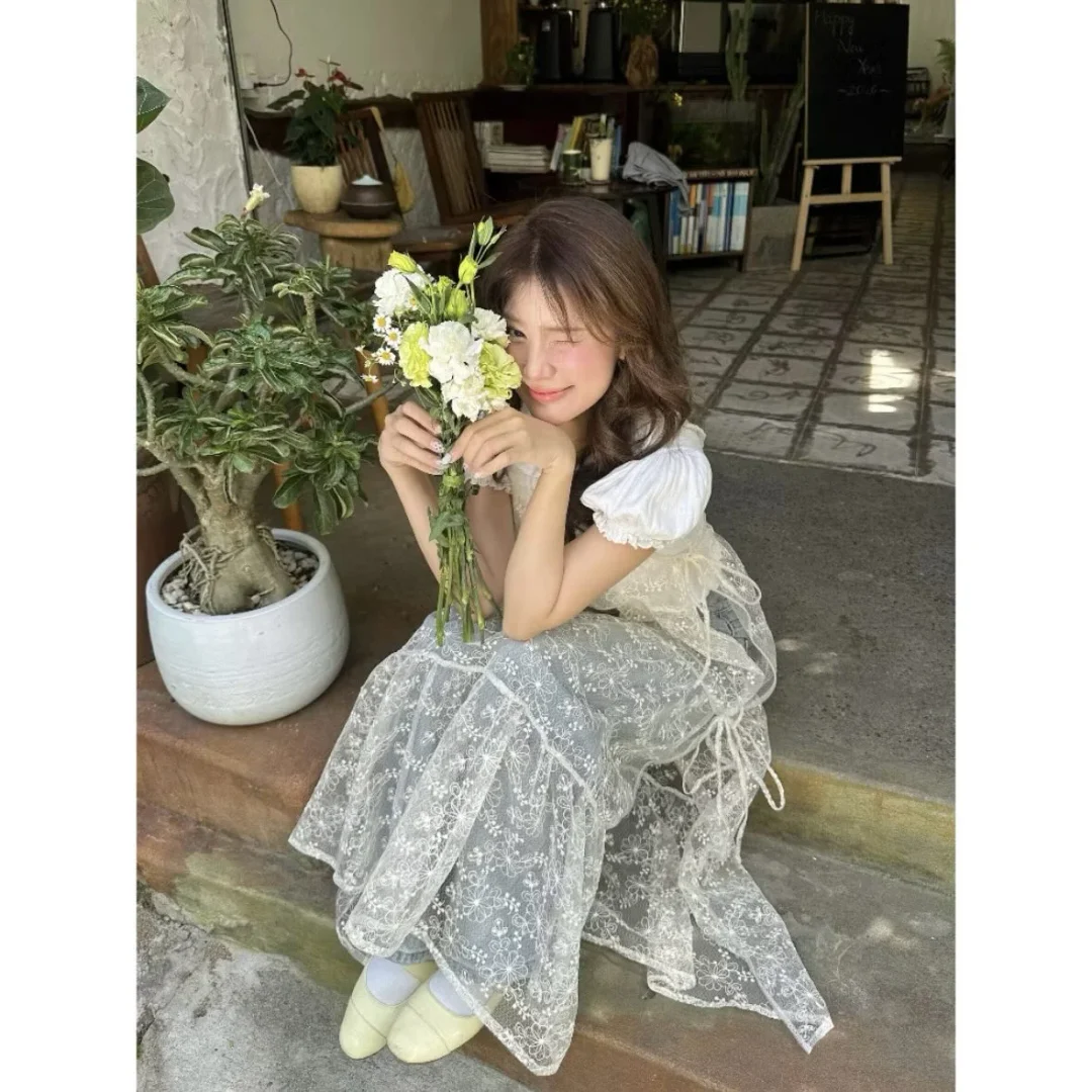 Photo 2 of Set áo váy ren trắng kem nữ