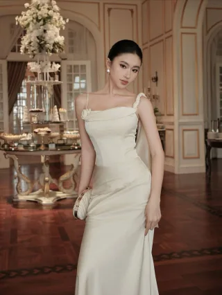 Ảnh 2 của Váy dài lụa kem Those Studios