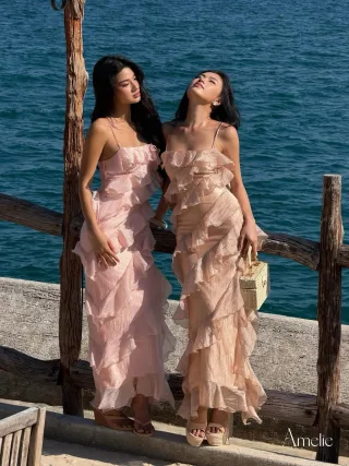 Photo 3 of Đầm maxi bèo nhún Amelie hai màu nữ