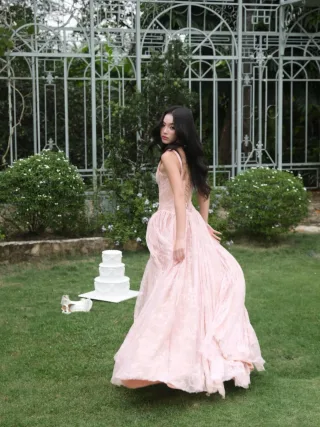 Ảnh 2 của Váy dạ hội ren hồng pastel nữ