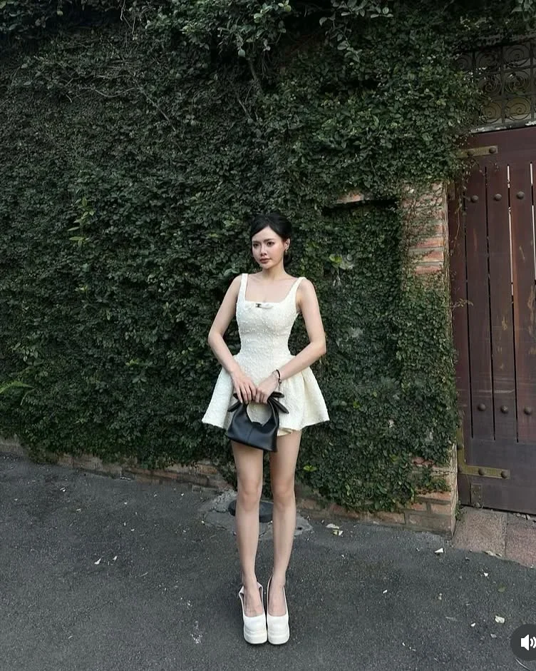 Ảnh 4 của Đầm ngắn trắng dạ hội xòe nữ
