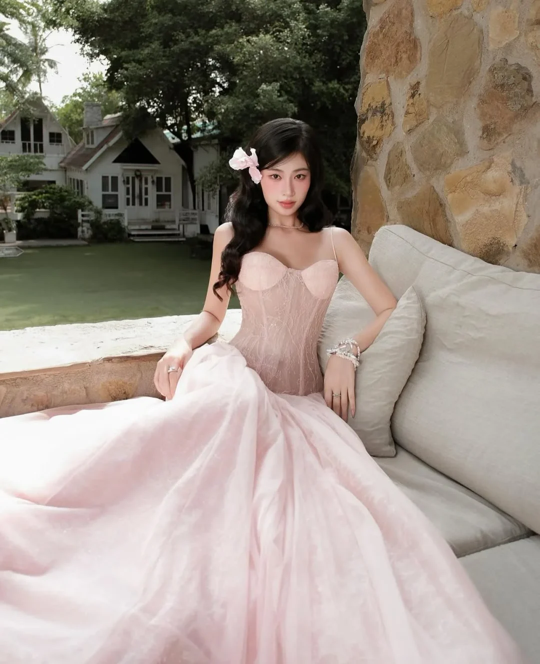 Ảnh 2 của Váy maxi hồng pastel corset ren Ononmade