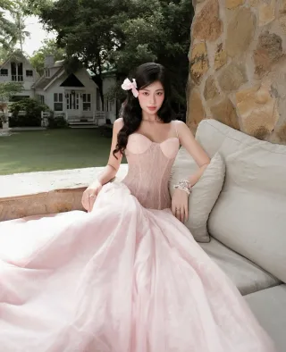 Ảnh 2 của Váy maxi hồng pastel corset ren Ononmade