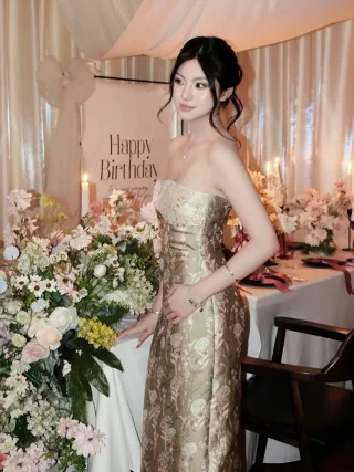 Photo 2 of Váy dài lụa hoa văn xanh mint Afrodille