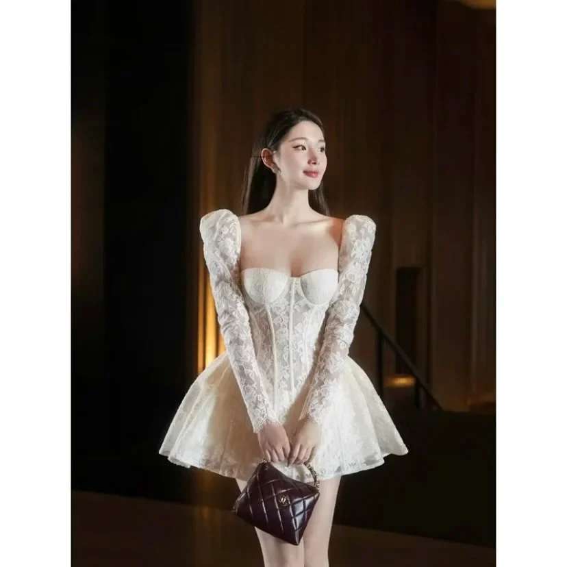 Photo 1 of Váy ren corset trắng ngắn nữ