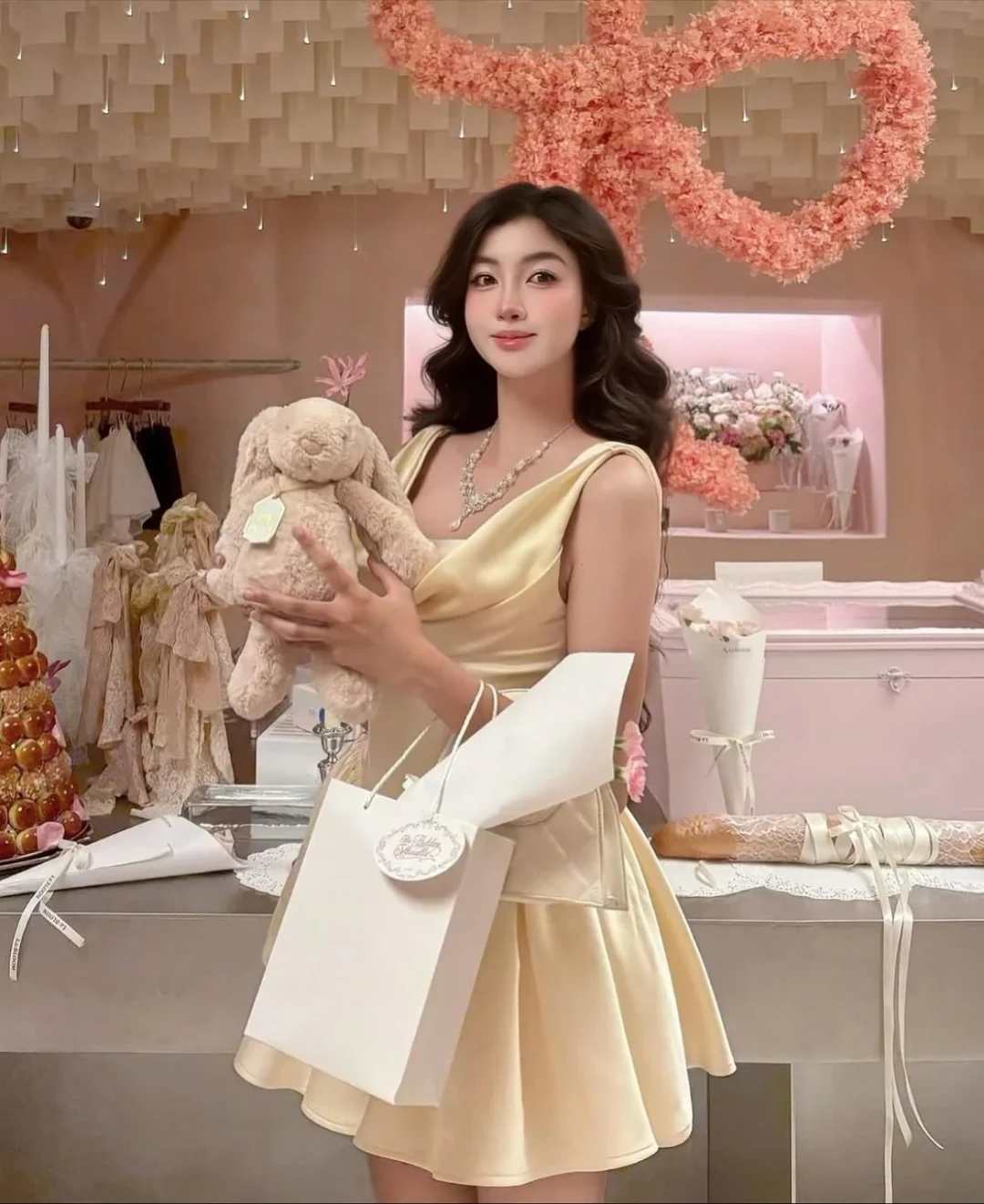 Ảnh 3 của Váy ngắn satin kem Jubin Studio