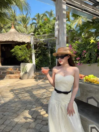 Ảnh 4 của Đầm strapless trắng Amelie size M