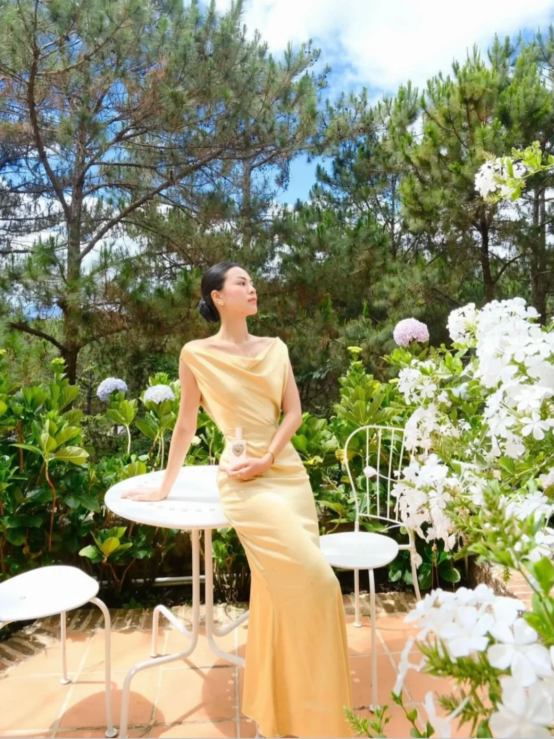 Ảnh 1 của Đầm dài lụa vàng nhạt NAN size S