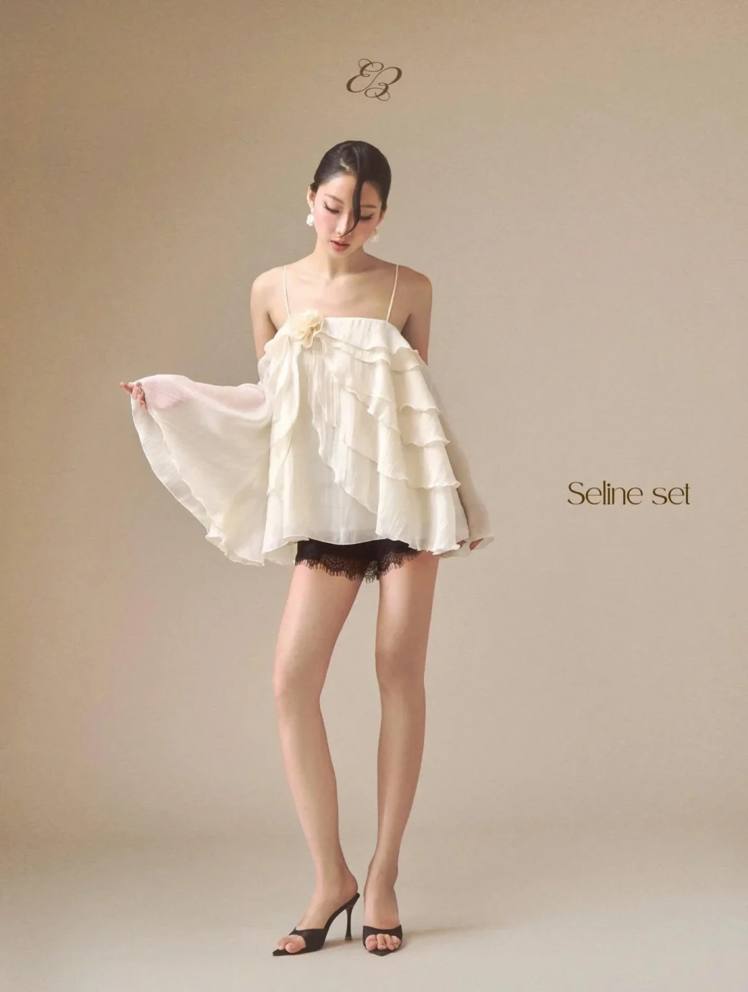 Ảnh 2 của Áo voan trắng trễ vai Enka size S