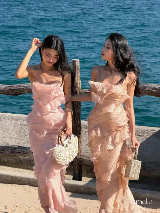 Photo 4 of Đầm maxi bèo nhún Amelie hai màu nữ