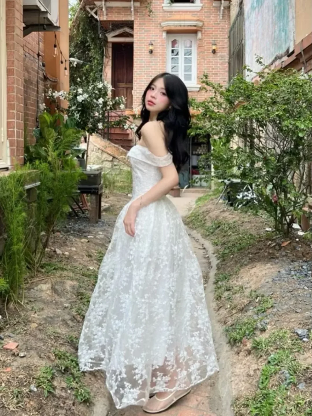 Photo 2 of Váy cưới trắng ren size S nữ