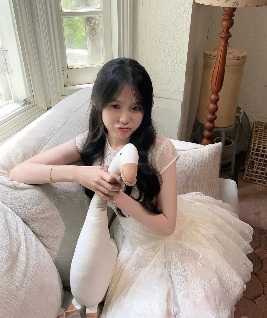 Ảnh 7 của Đầm ren trắng ngắn xòe nữ tính