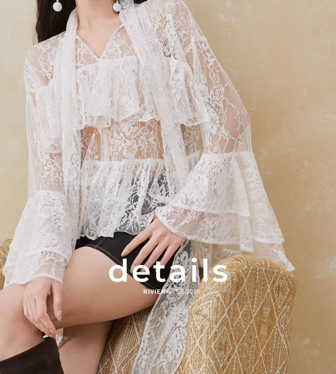 Photo 4 of Áo ren trắng tay loe nữ kết hợp chân váy