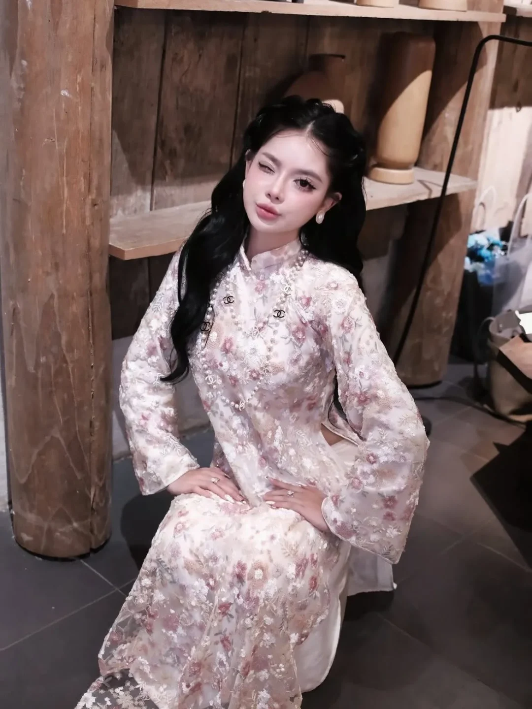 Photo 6 of Áo dài hoa kem truyền thống nữ