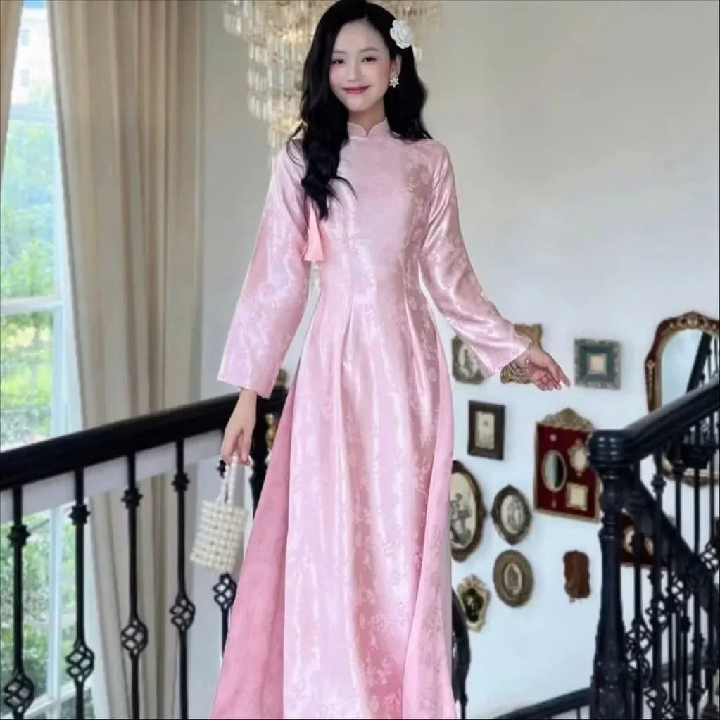 Ảnh 4 của Áo dài lụa hồng thêu hoa nữ