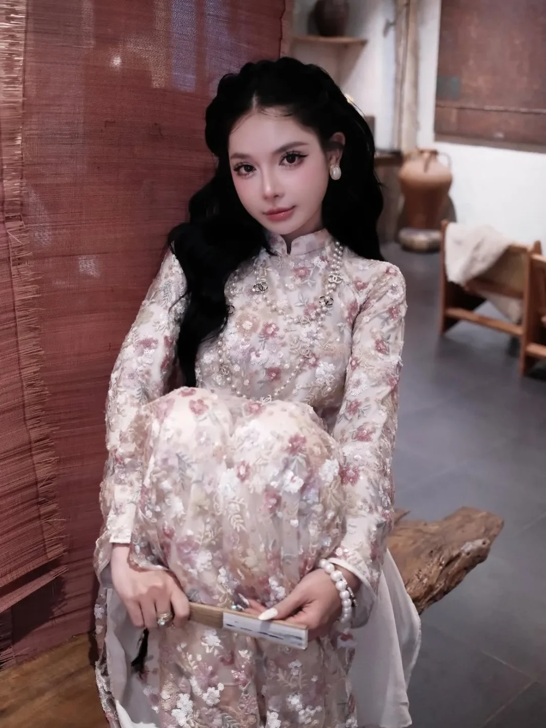 Photo 10 of Áo dài hoa kem truyền thống nữ