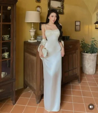Ảnh 2 của Đầm satin trắng dài hai dây nữ