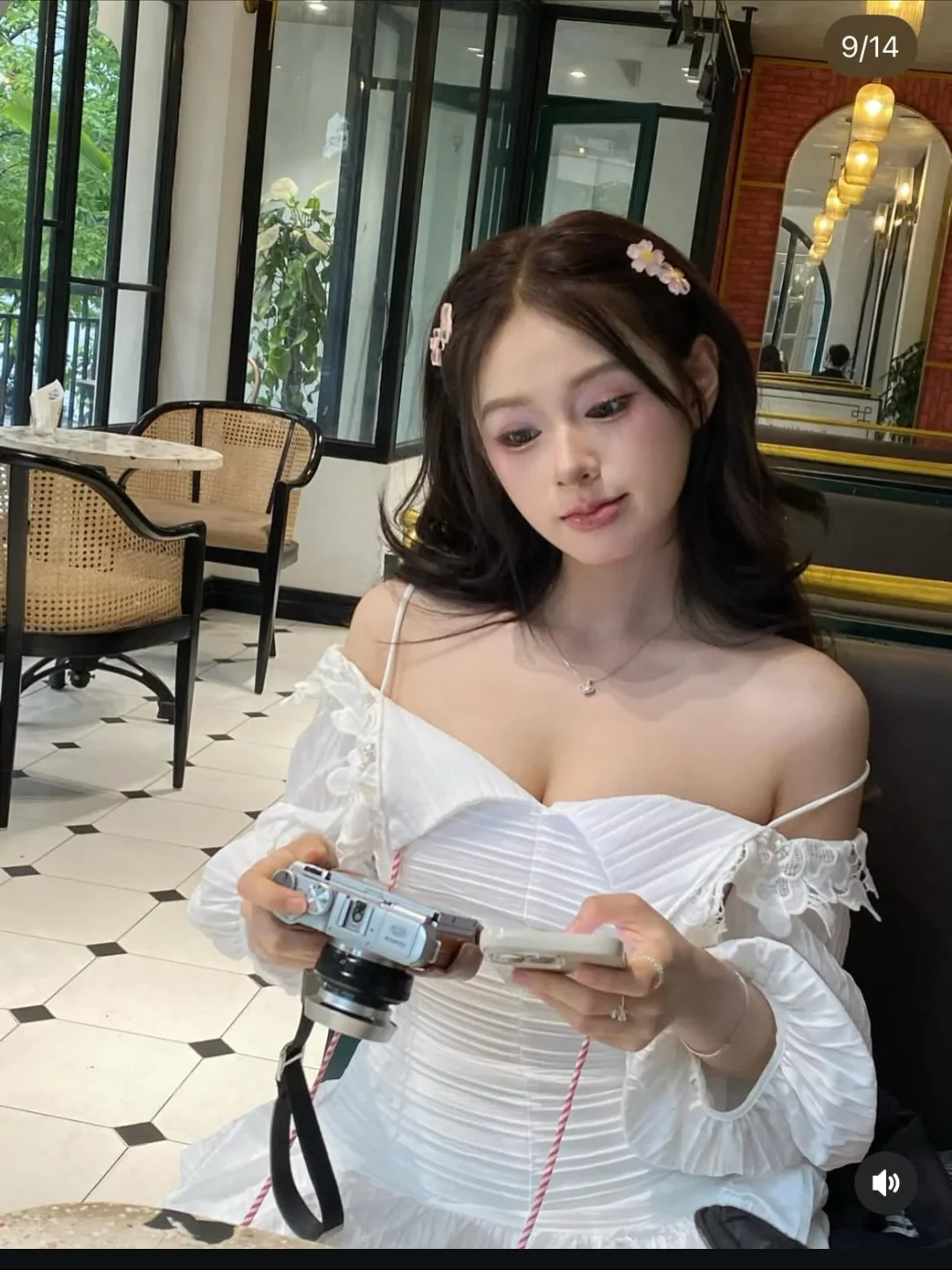 Photo 8 of Áo trễ vai ren trắng Aguja