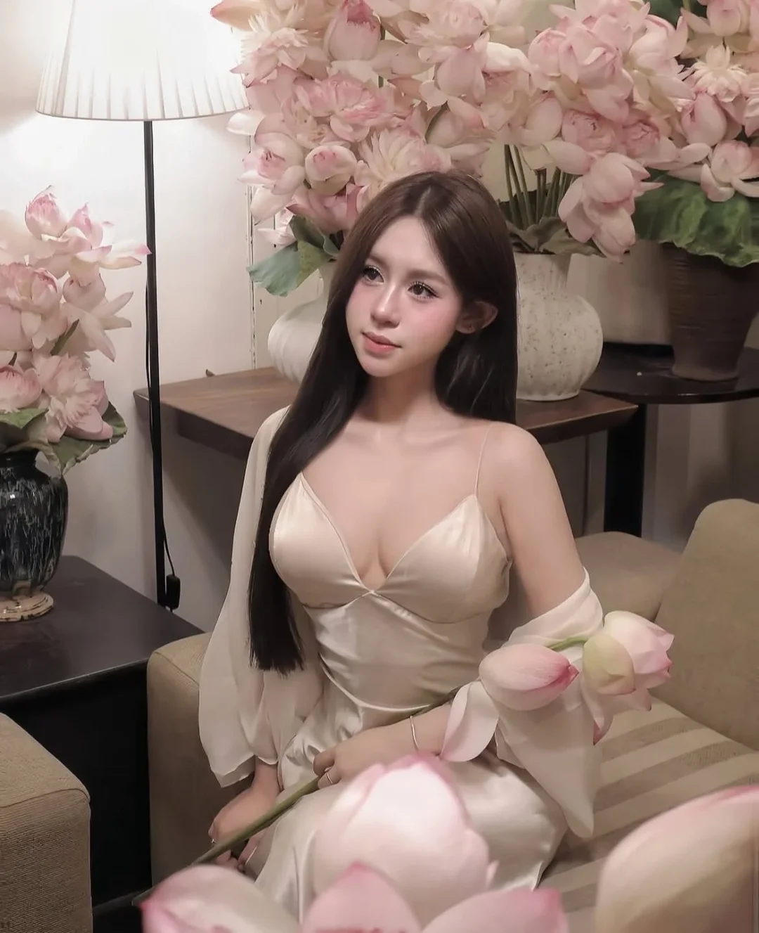 Photo 2 of Váy lụa hai dây be nhạt nữ tính