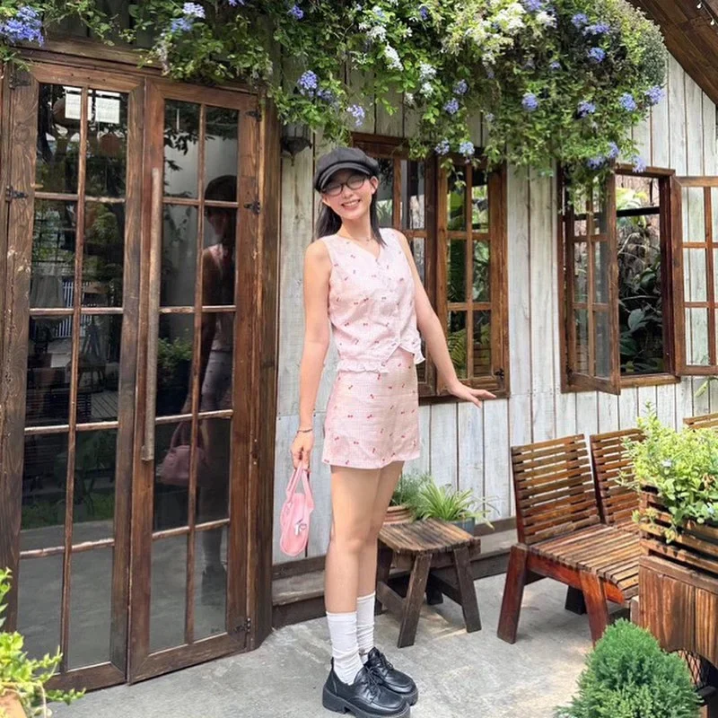 Photo 3 of Set vest chân váy cherry hồng nữ size S/M