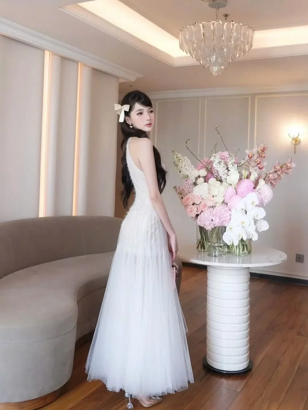 Ảnh 2 của Váy dạ hội trắng lấp lánh thuê