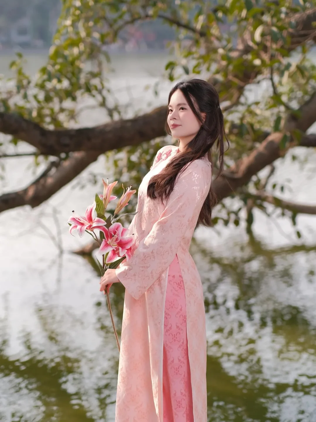 Photo 5 of Áo dài nữ hồng pastel thêu ren