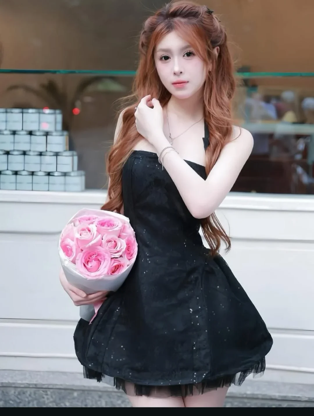 Photo 4 of Đầm ngắn đen hở vai nữ