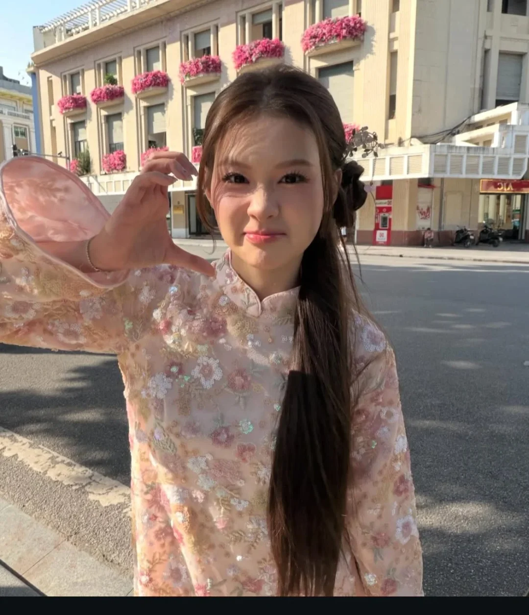Ảnh 3 của Áo dài nữ thêu hoa hồng pastel