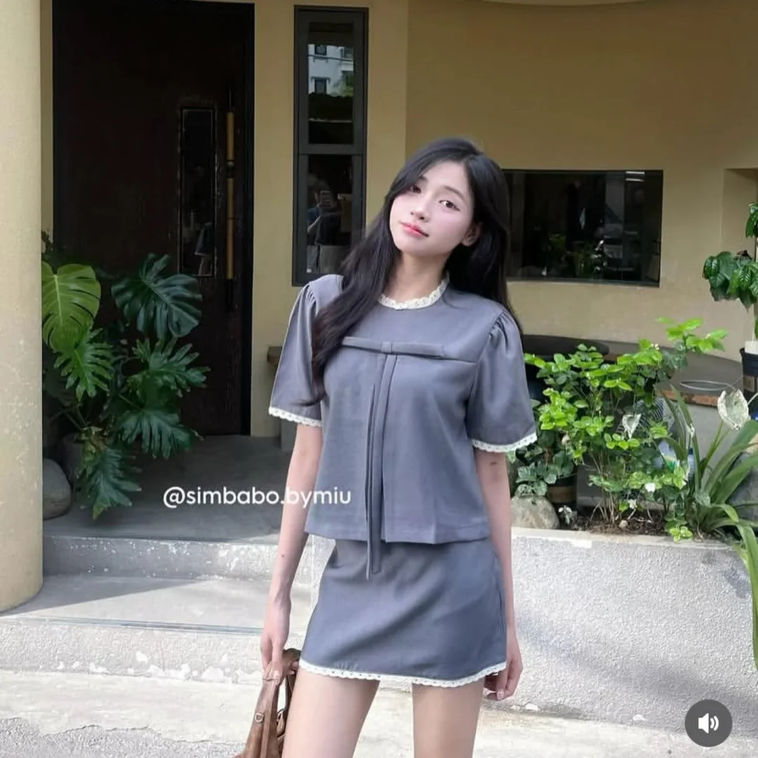 Photo 1 of Set áo chân váy xám viền ren nữ S/M