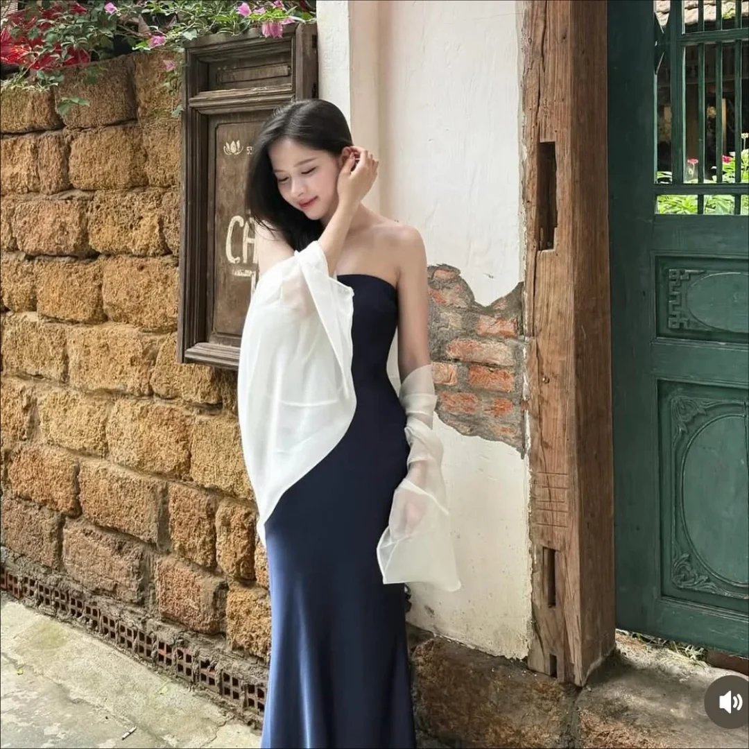 Ảnh 3 của Khăn choàng lụa kem nữ thanh lịch
