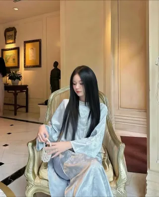 Ảnh 2 của Váy satin tay phồng xanh nhạt nữ