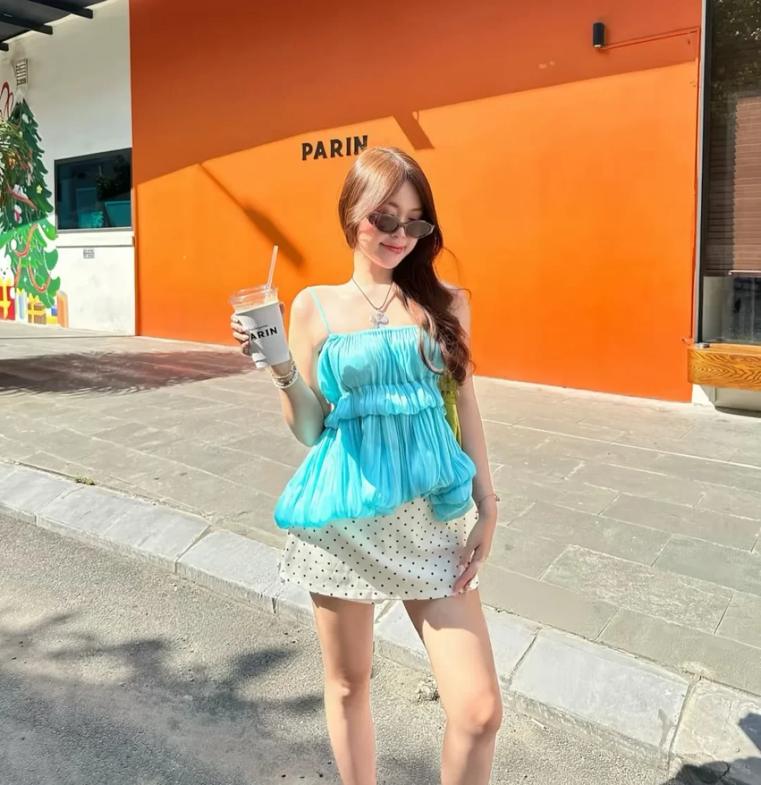 Photo 3 of Áo hai dây bèo nhún xanh ngọc nữ