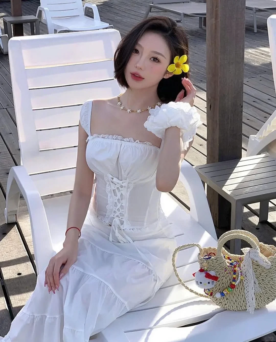 Photo 3 of Set áo váy trắng hai dây ren nữ