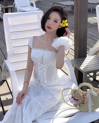 Photo 3 of Set áo váy trắng hai dây ren nữ