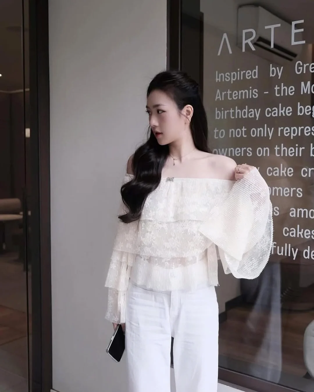 Ảnh 1 của Áo trễ vai sequin trắng nữ size S